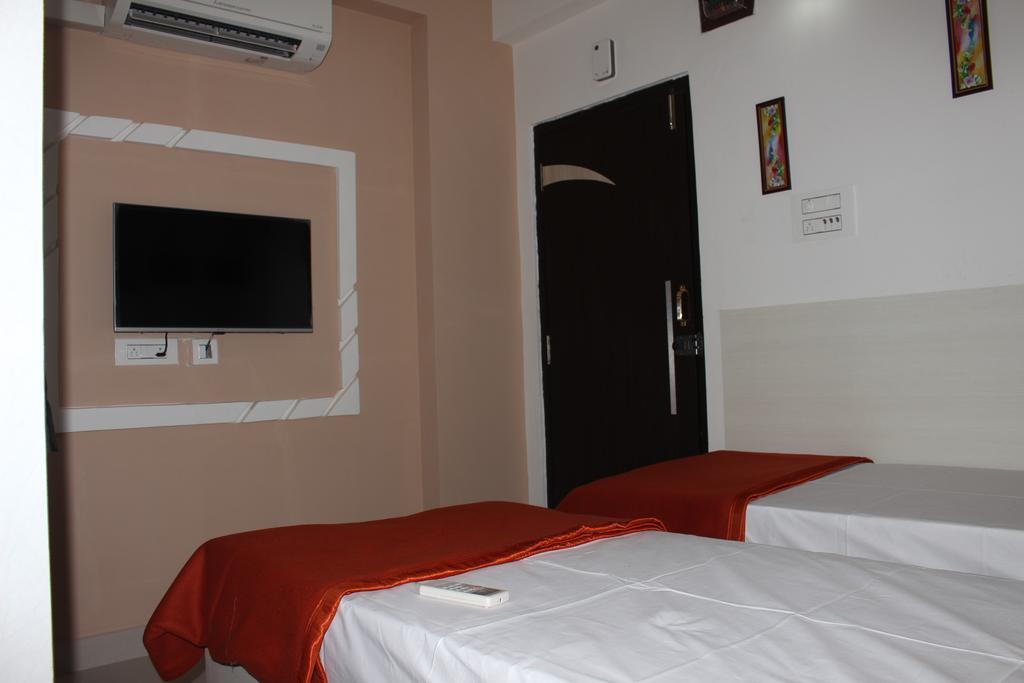 Mahas Inn Hyderabad Bagian luar foto
